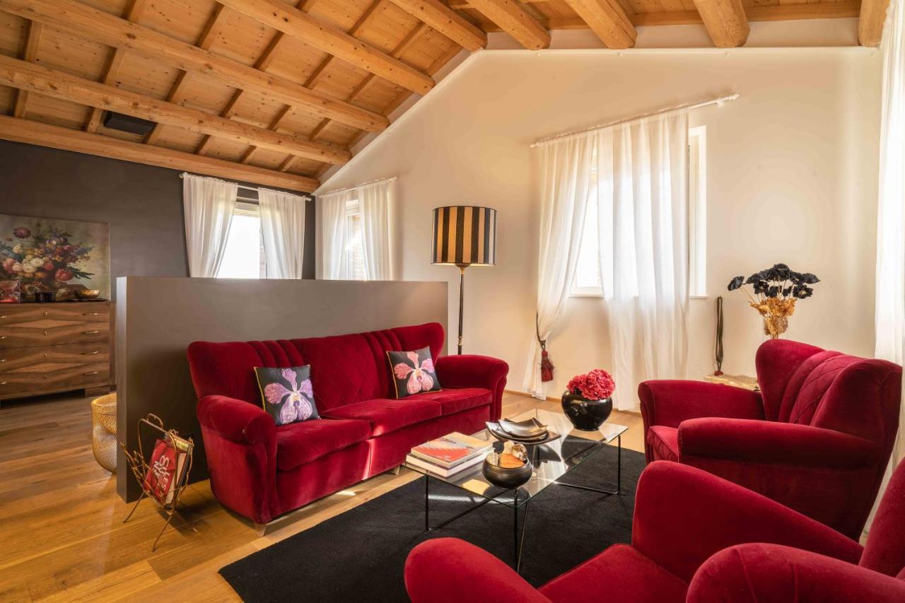 Casavostra - Ambience Suites Ostra Vetere Exteriér fotografie